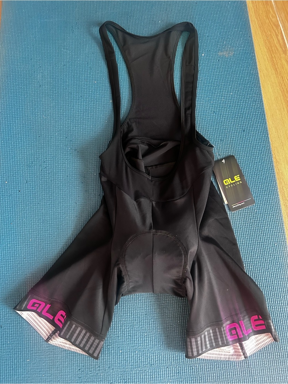 ALE Cycling Black Bib Shorts women’s size L. NWT